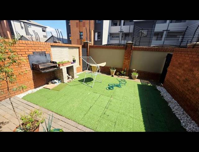 2 BEDROOM TOWNHOUSE FOR SALE IN MONTANA